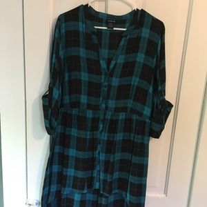 Torrid 2x plaid high/low hem button up tunic